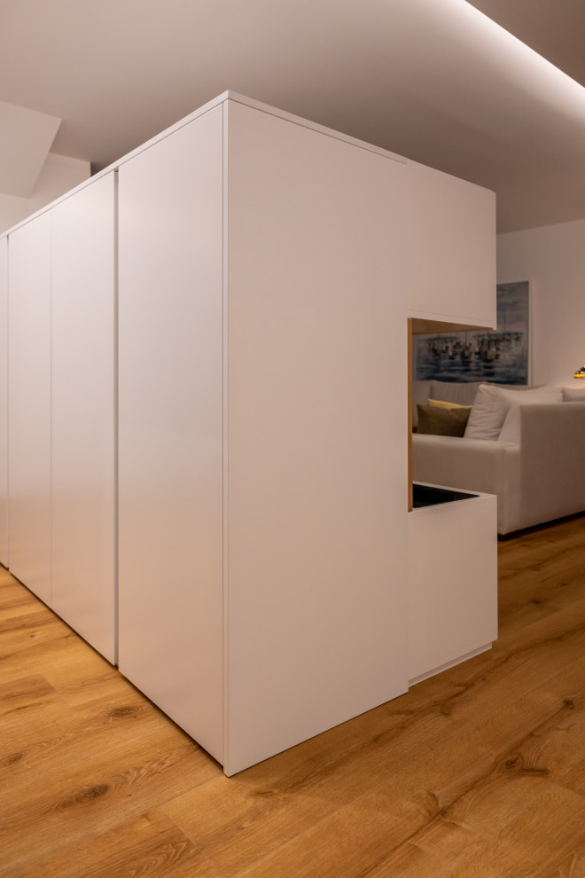 Atico "capricho" con algunos muebles de familia.