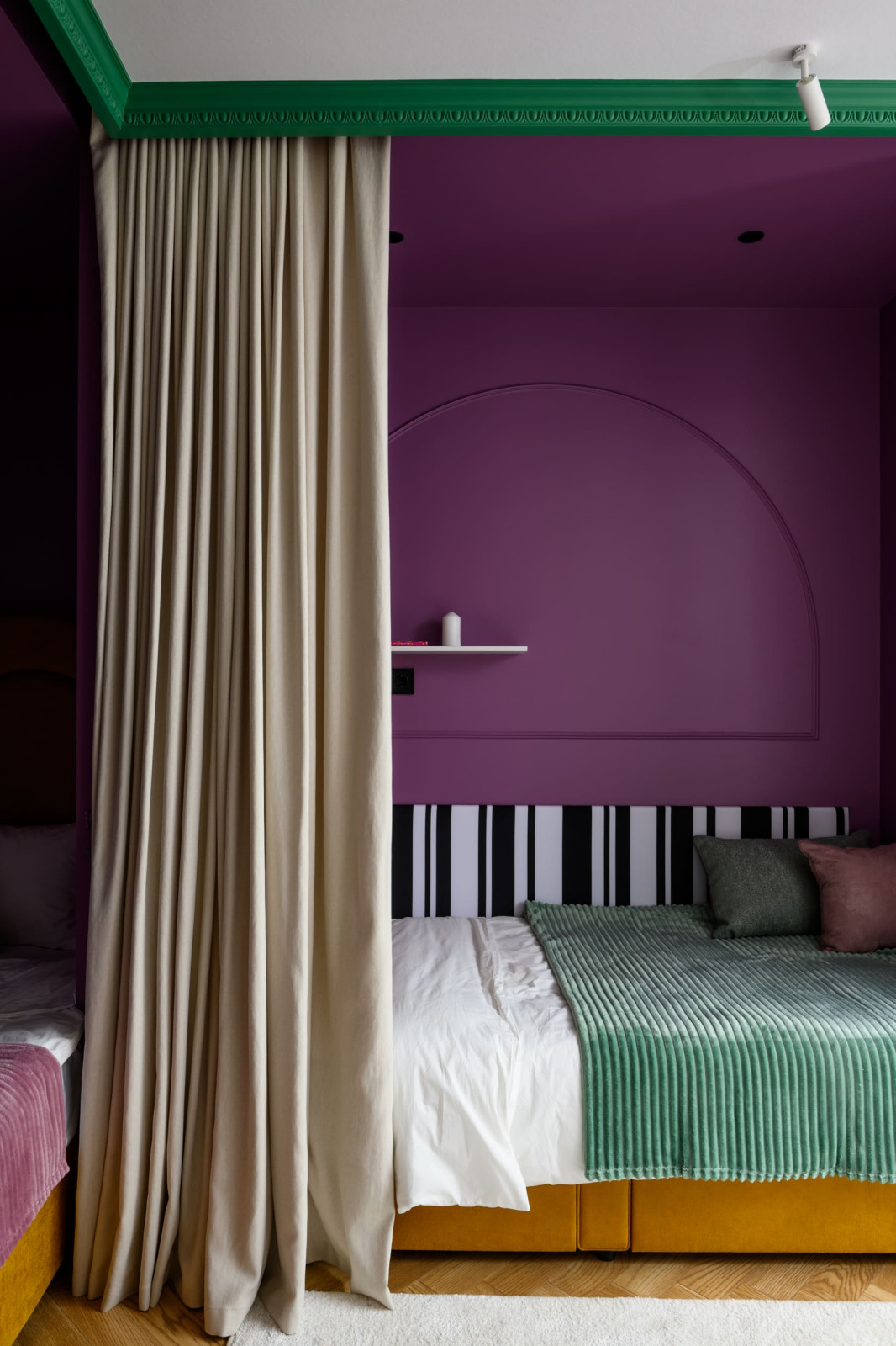 Квартирный вопрос - цветущая магнолия