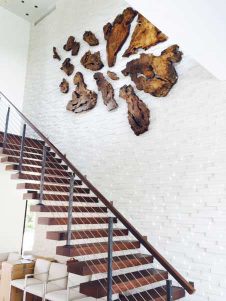 Photo of a contemporary staircase in Los Angeles.