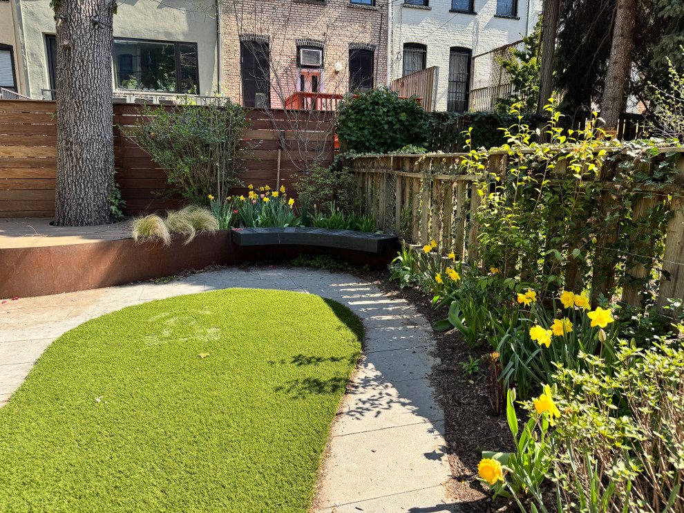 Park Slope curvy garden