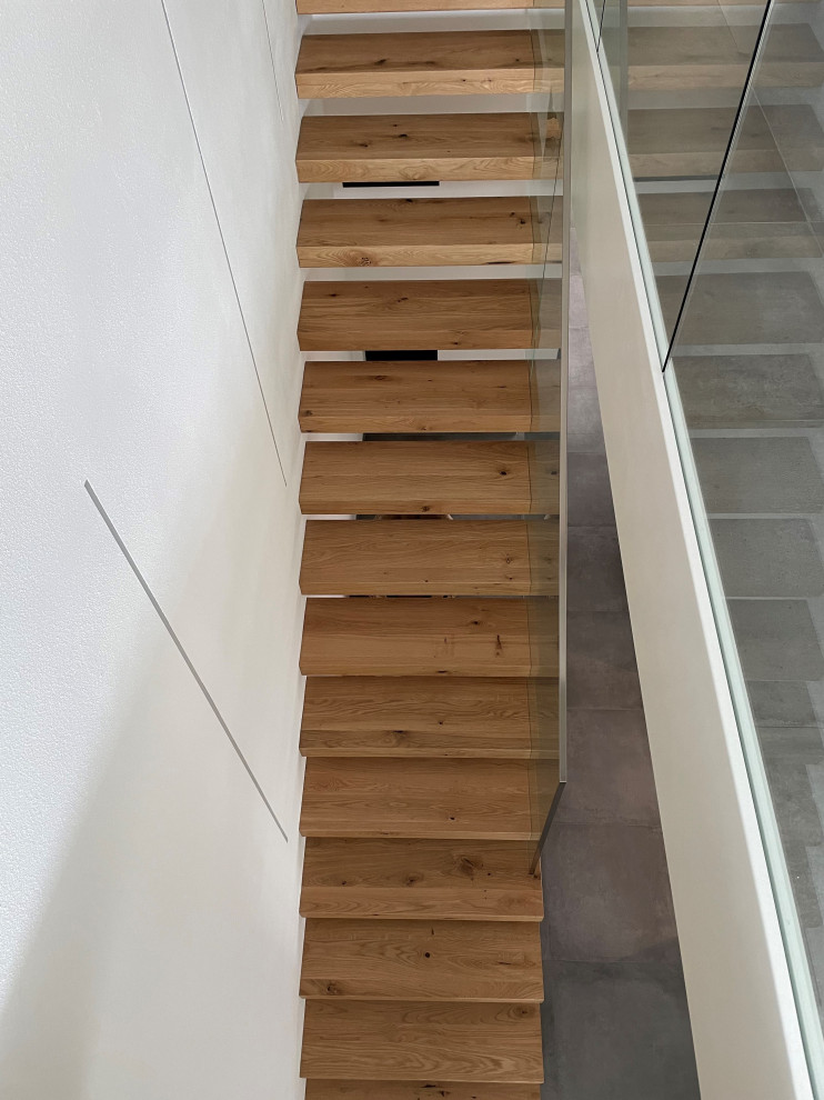 Schwebende, Große Moderne Treppe in Sonstige