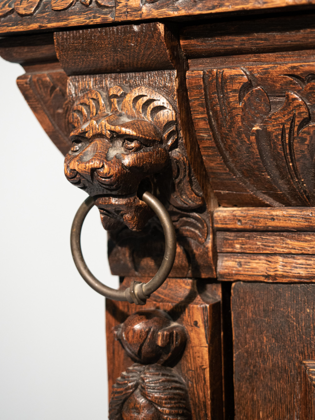 Львиный маскарон