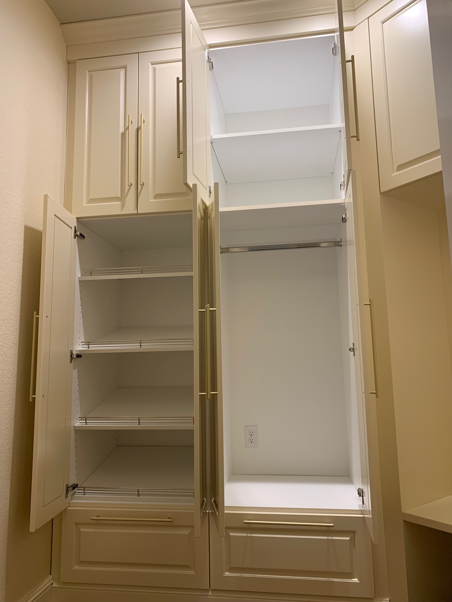 Turning a laundry room to a NEW mudroom