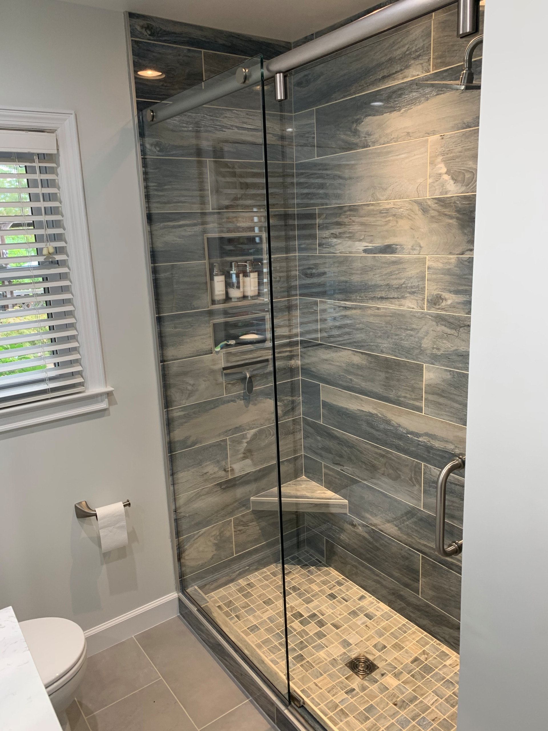 Example of a bathroom design in Atlanta