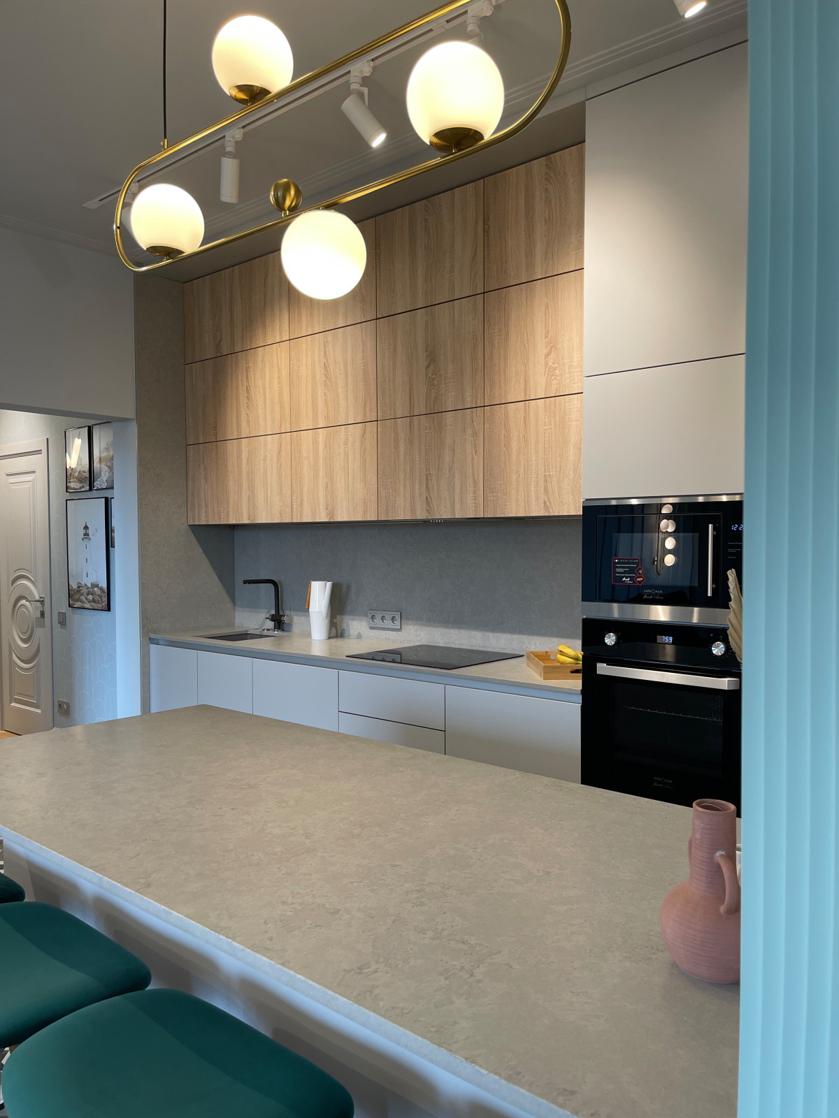 Столешница и остров из кварцевого агломерата