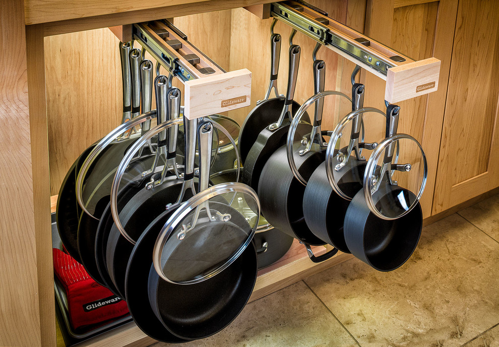 Example of a kitchen design in Denver