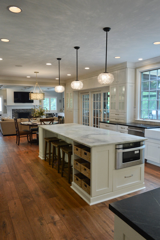Kitchen - transitional kitchen idea in Cleveland