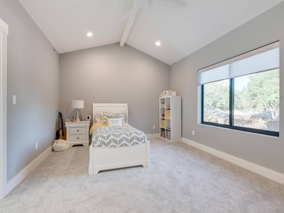 Inspiration for a transitional guest carpeted and gray floor bedroom remodel in Dallas with gray walls