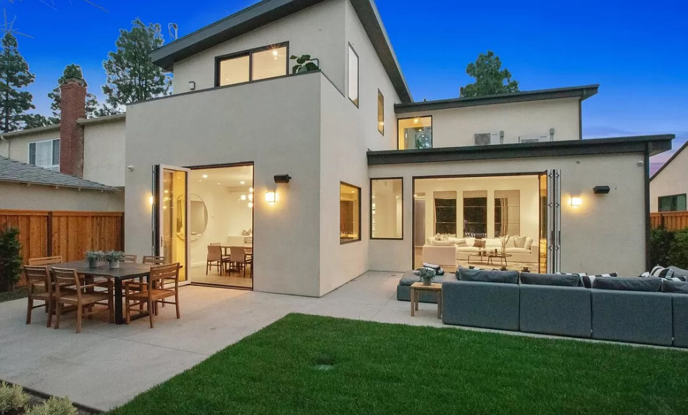Luxurious outdoor space in the city.