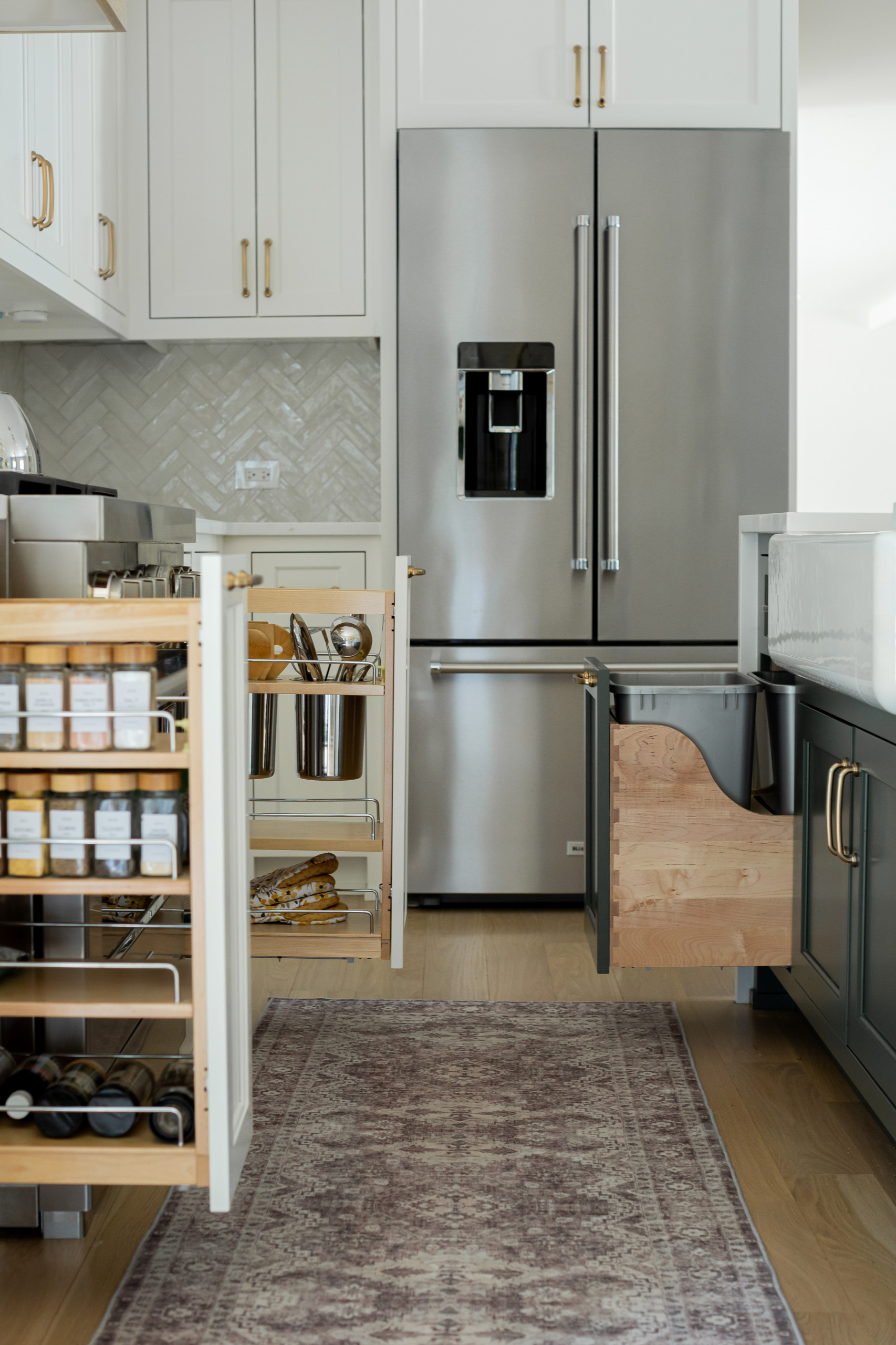 PEACHTREE CORNERS - White kitchen with Green island