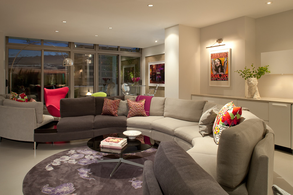 This is an example of a modern living room in Chicago.