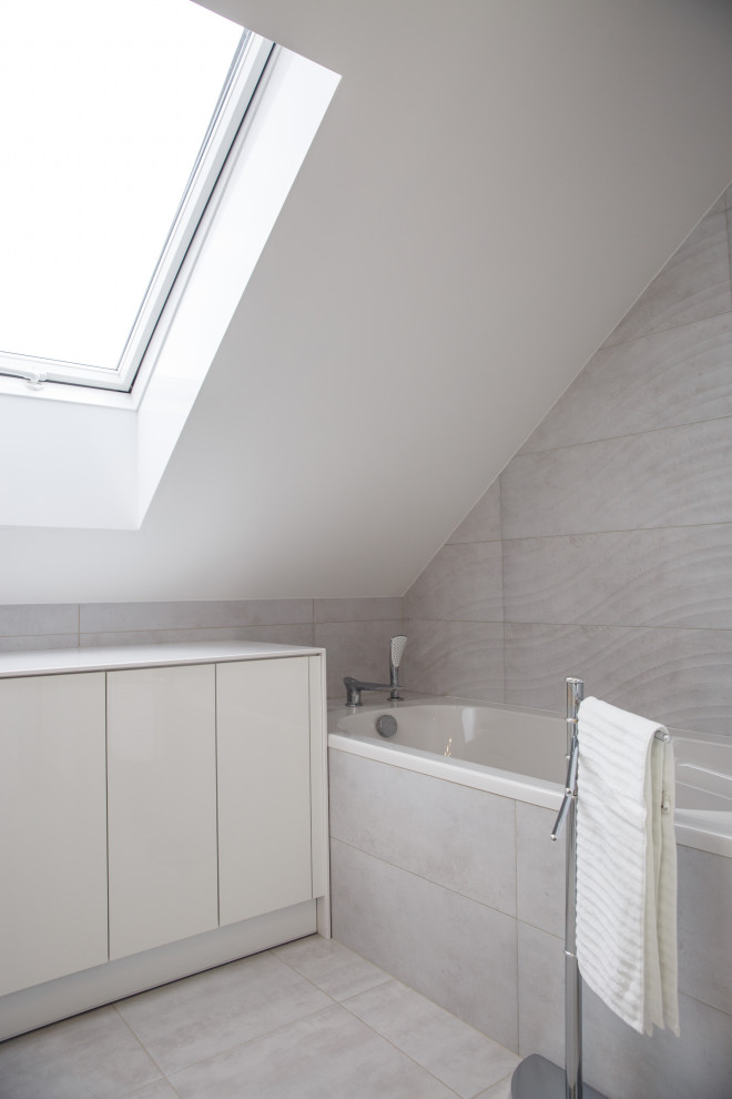 Двухэтажная квартира с мансардным потолком