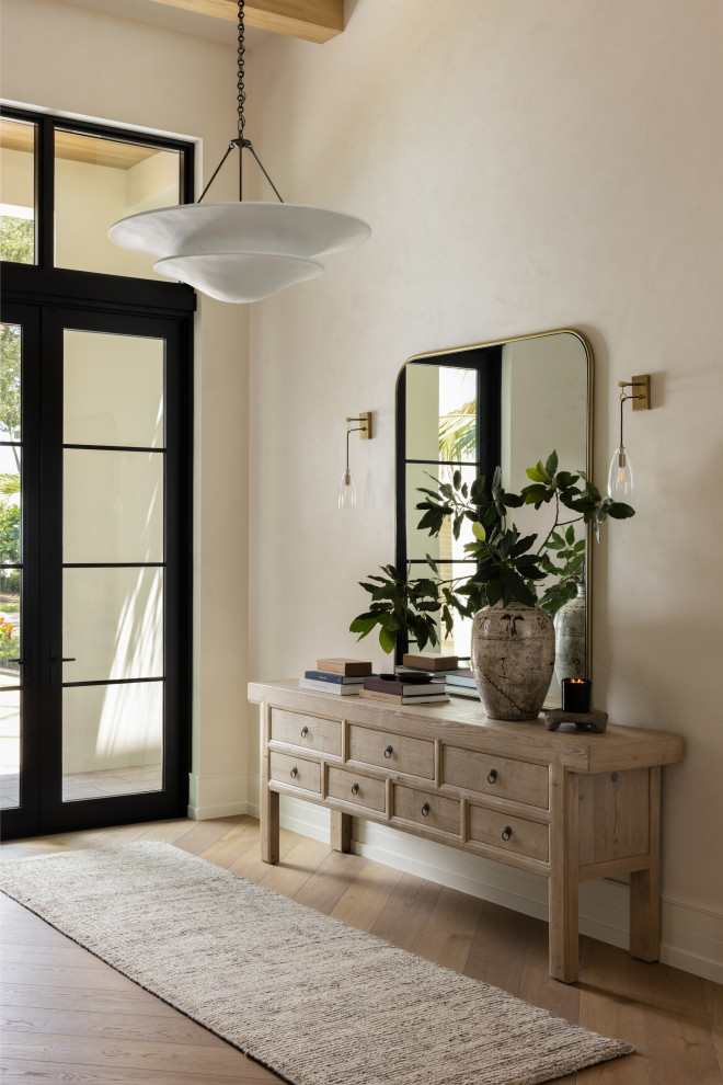 Example of a transitional entryway design in Orlando
