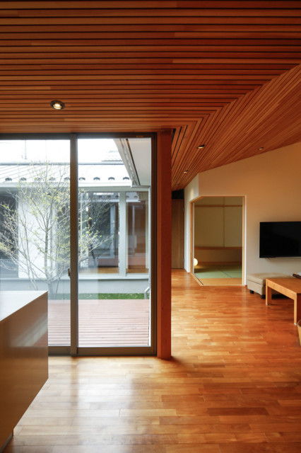 三ツ沢上町の家 moderne-japonais-salon