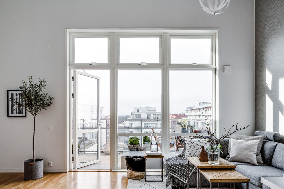 This is an example of a modern living room in Gothenburg.