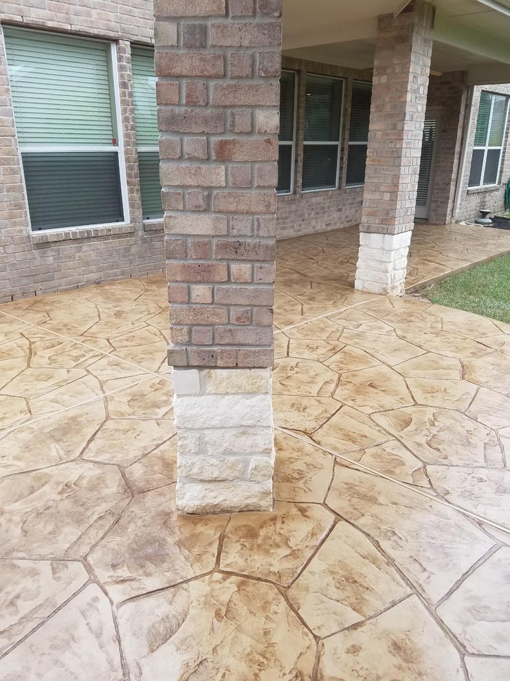Photo of a patio in Houston with stamped concrete.