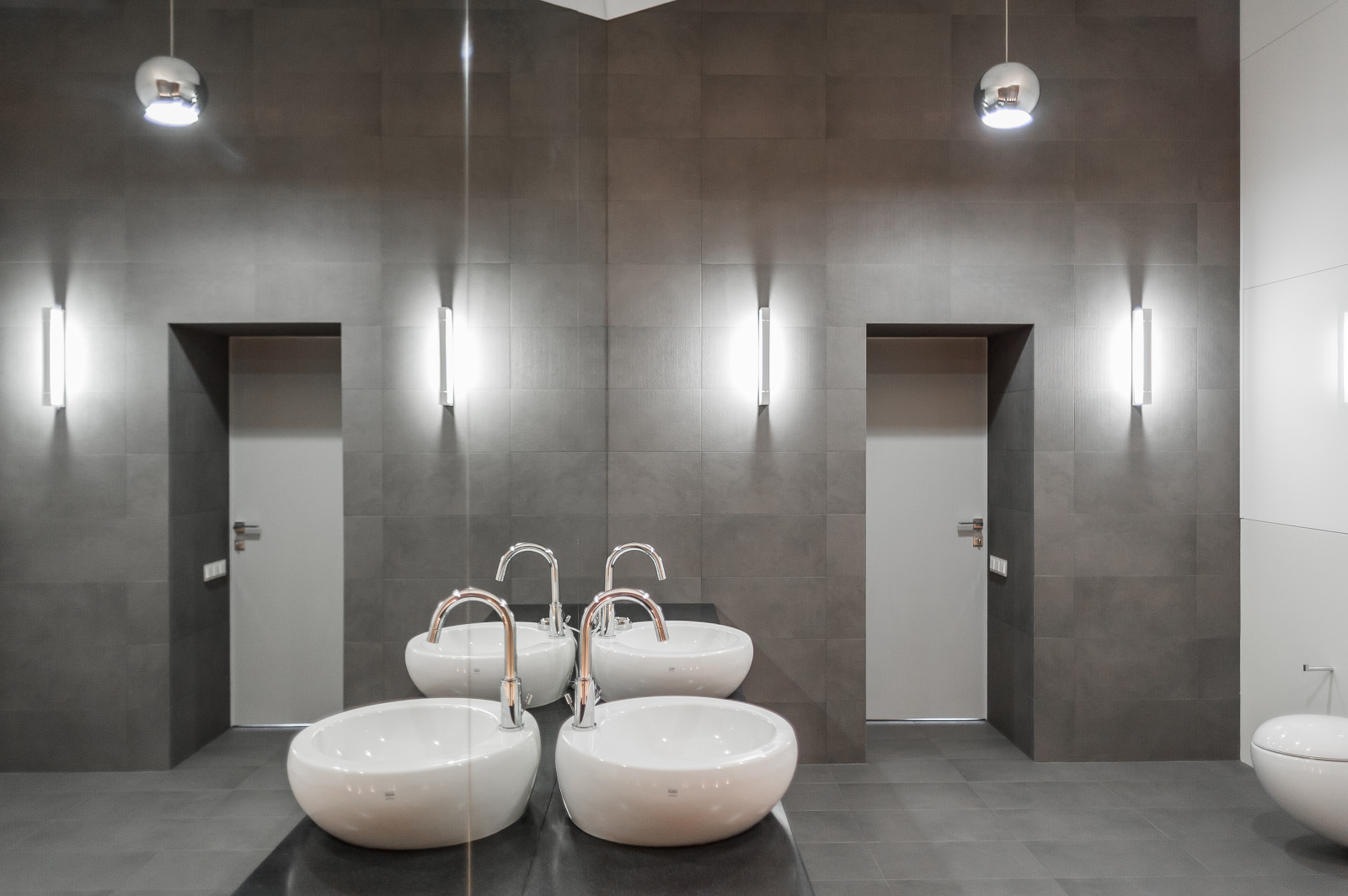 Отделочные работы под ключ в загородном доме. Автор проекта Михаил Кисенко