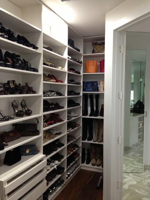 Walk in Closet moderne-opbevaring-og-garderobe