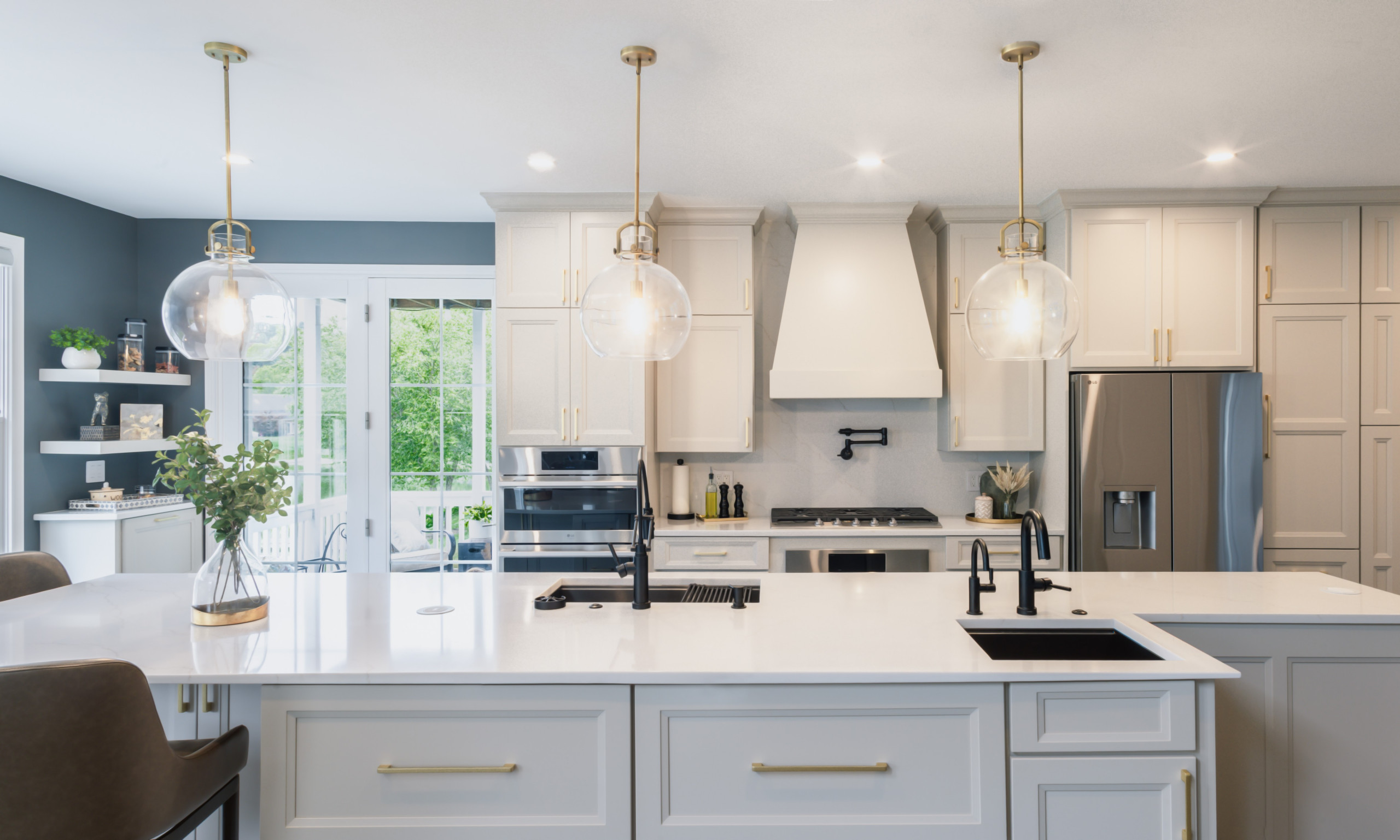 Kitchen photo in Indianapolis