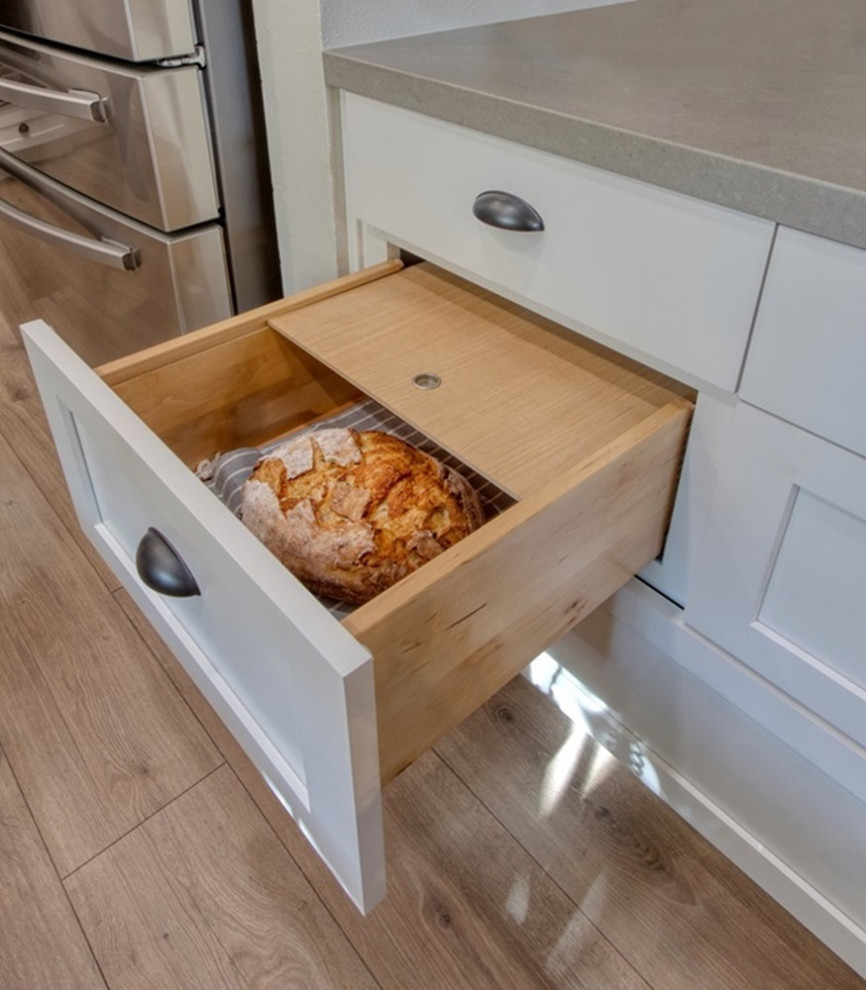 Example of a transitional home design design in Orange County