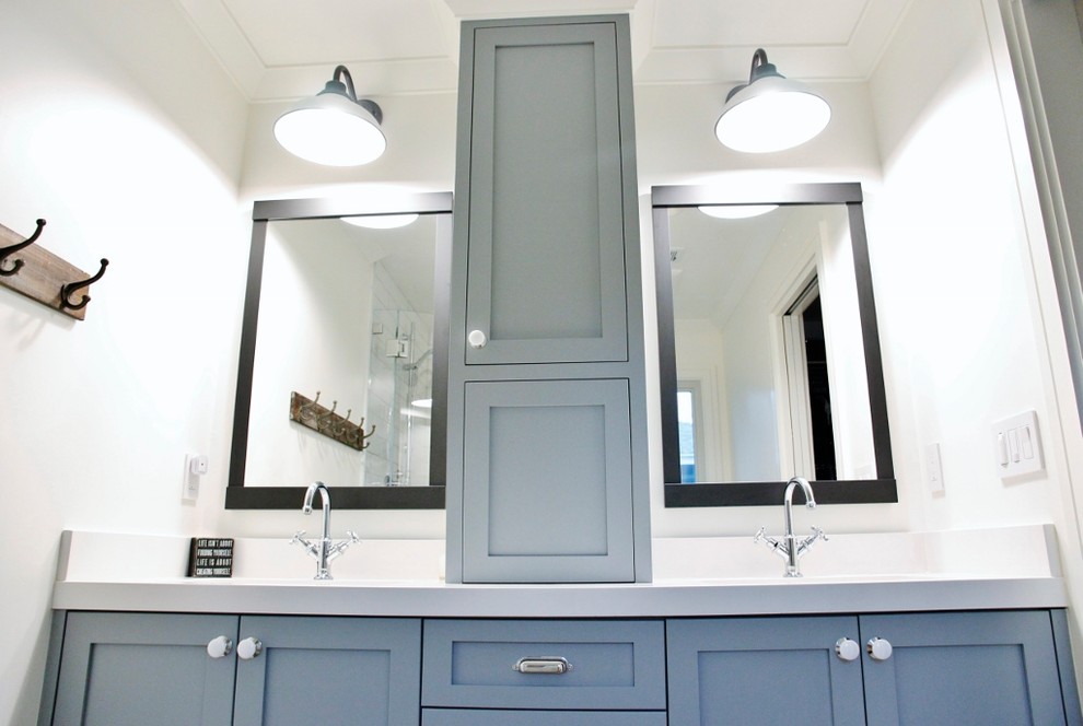 Inspiration for a modern home design remodel in San Francisco