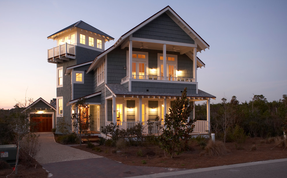 Inspiration for a beach style exterior in Tampa.