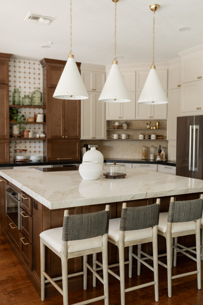 Kitchen - transitional kitchen idea in Phoenix