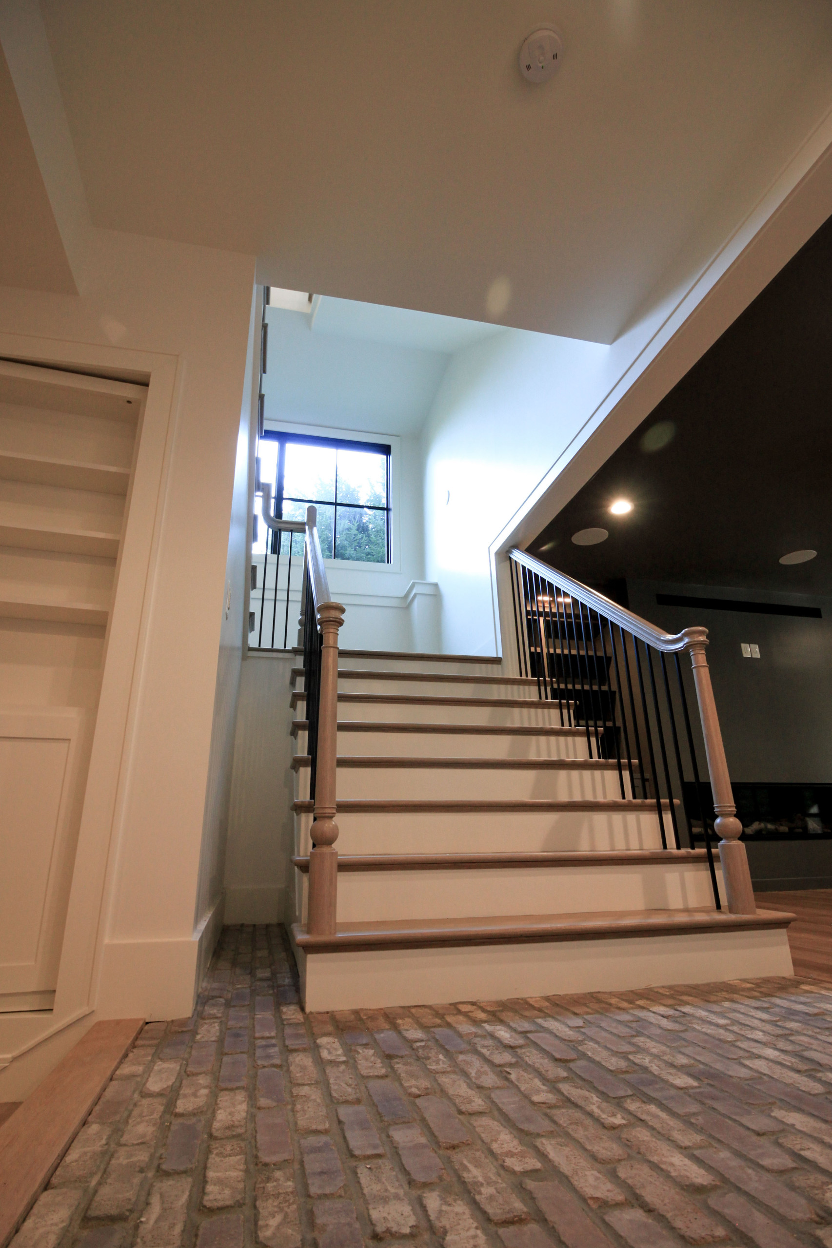 93_Captivating Light Wood Railing System with Black Spindles, Arlington VA 22207