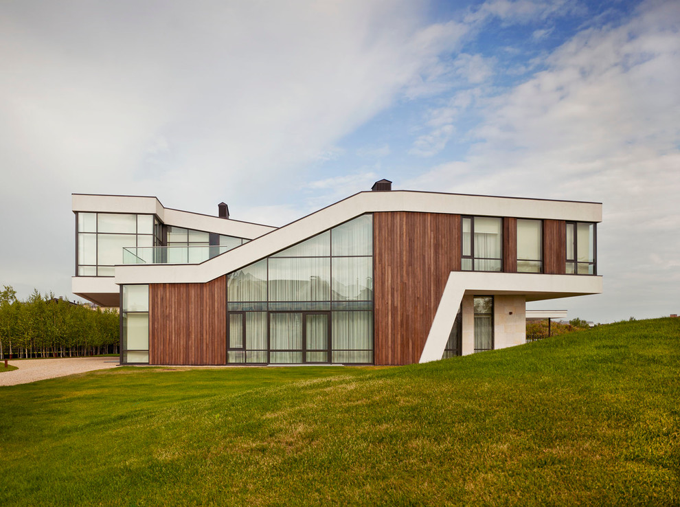 Дом-Питон в в коттеджном поселке «Никольская Слобода» по Новорижскому шоссе.