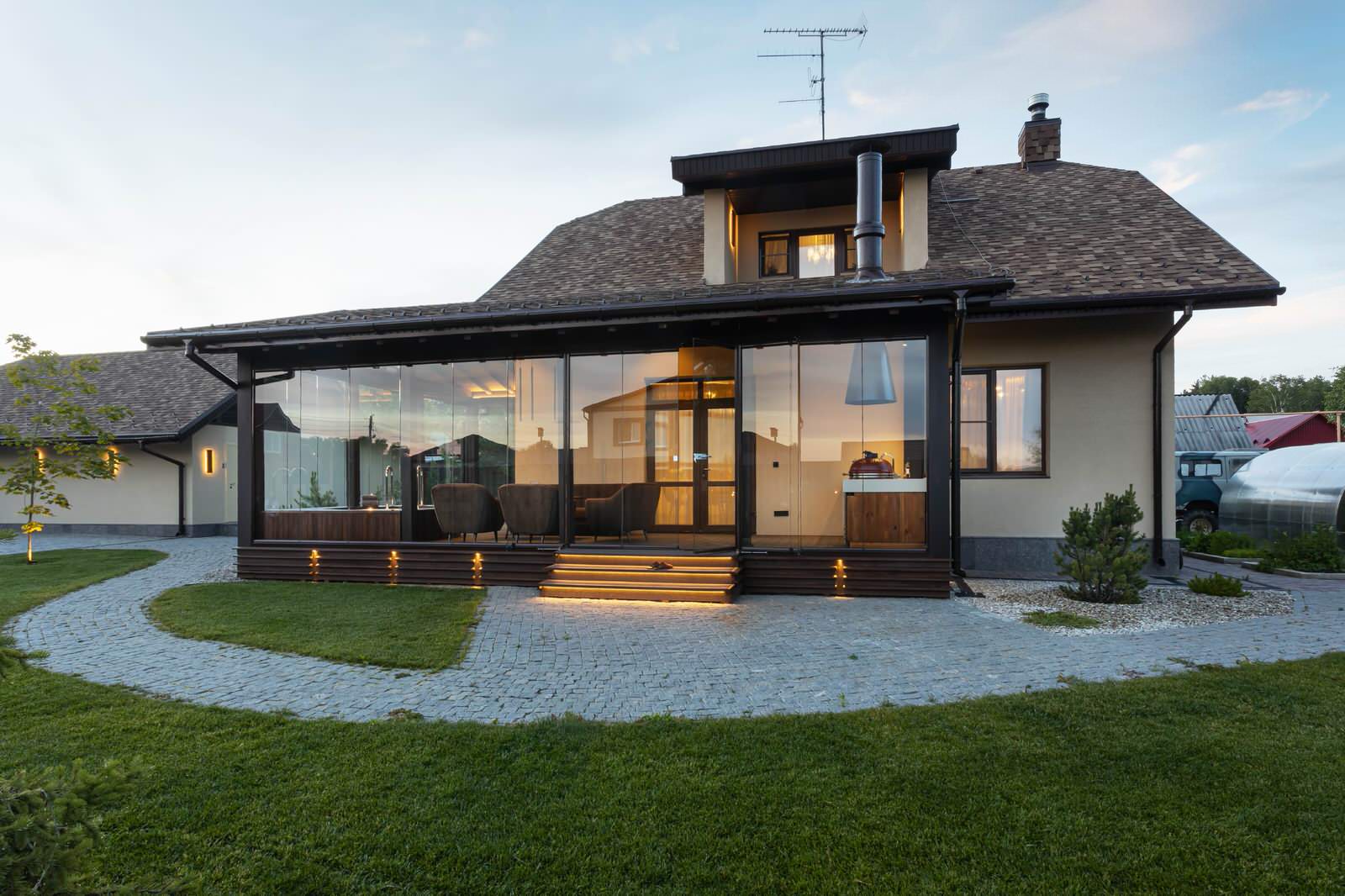 Остекленная терраса ЕЩЕ НЕМНОГО ЛЕТА