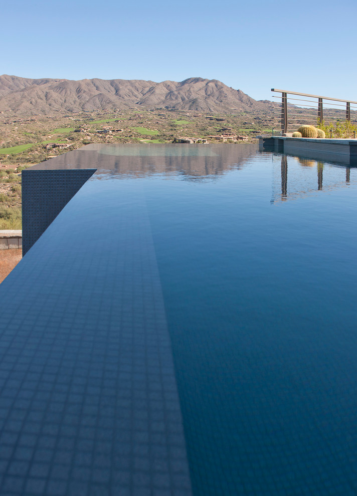 Photo of a contemporary pool in Phoenix.