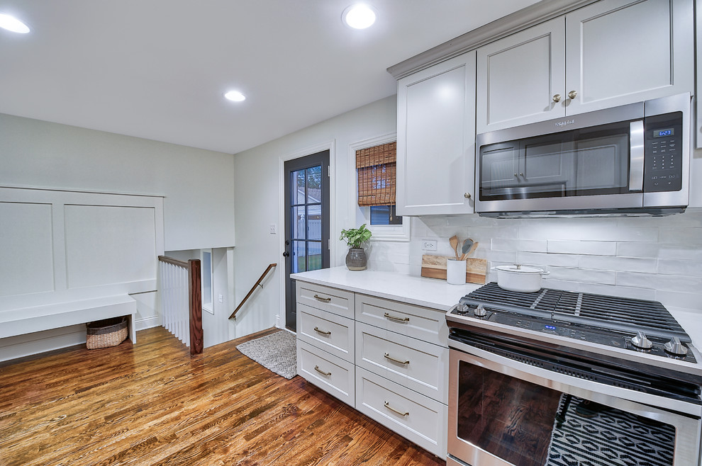 Inspiration for a transitional kitchen remodel in Chicago
