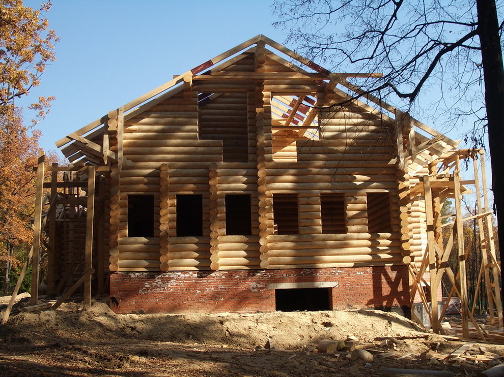 Гостевой дом. Калиброванное бревно. Канадская рубка. Диаметр 35-45 см.