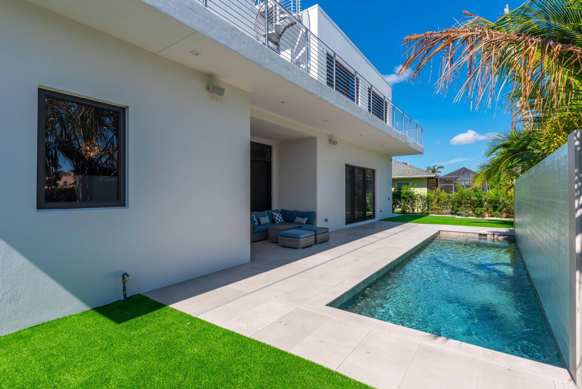 Juno Beach Modern