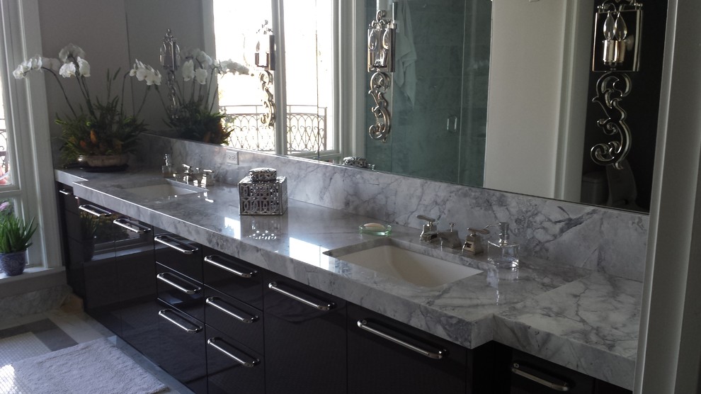 Bathroom - transitional bathroom idea in Chicago