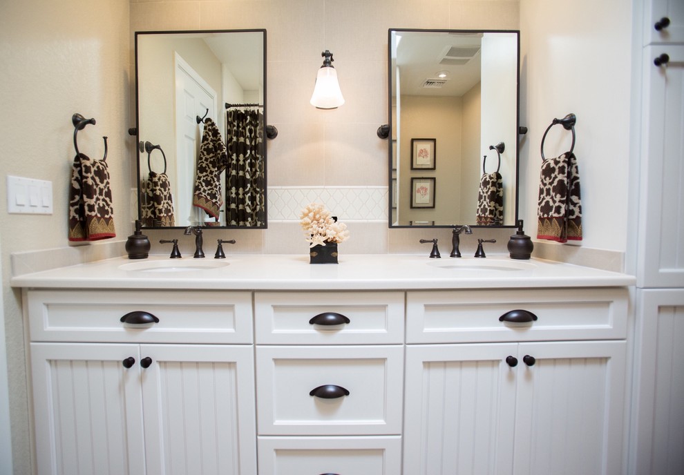Bathroom - transitional bathroom idea in Phoenix