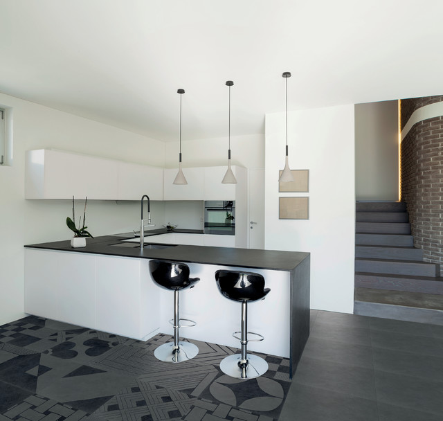TANGLE contemporary