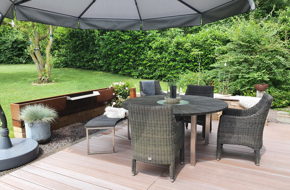 Landhausstil Terrasse neben dem Haus, im Erdgeschoss in Frankfurt am Main