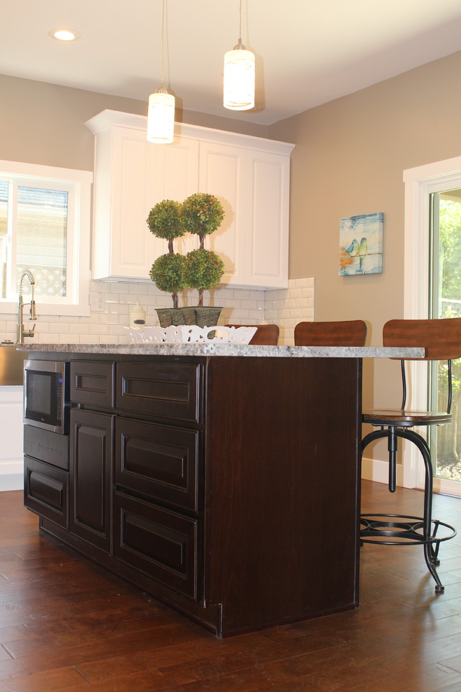 Transitional Kitchen in West Sacramento