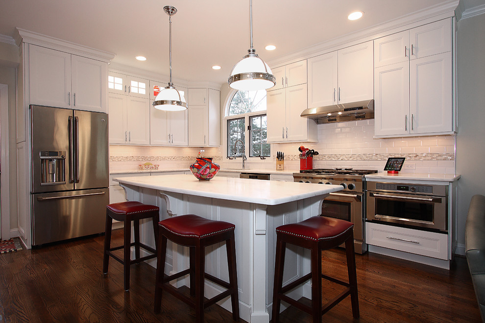 Kitchen - transitional kitchen idea in DC Metro