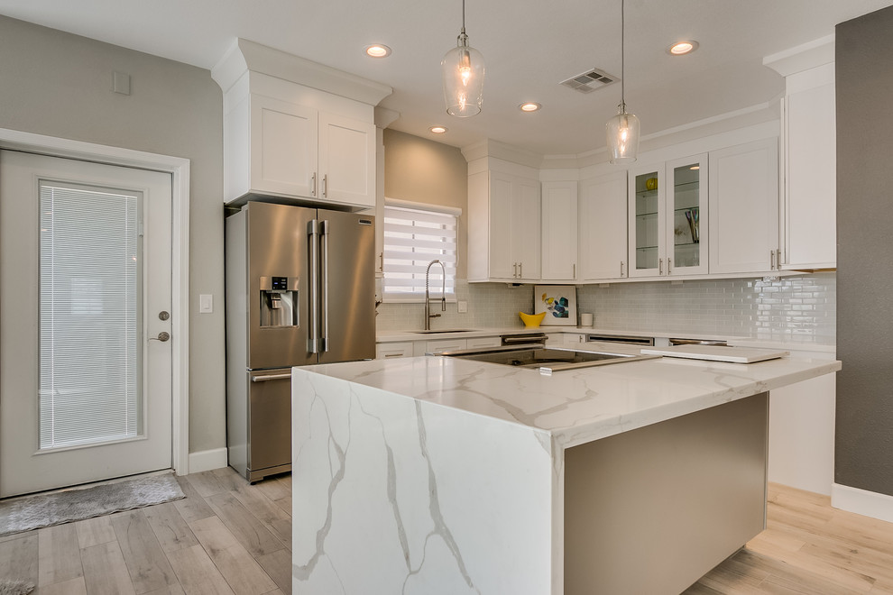 Kitchen - transitional kitchen idea in Phoenix