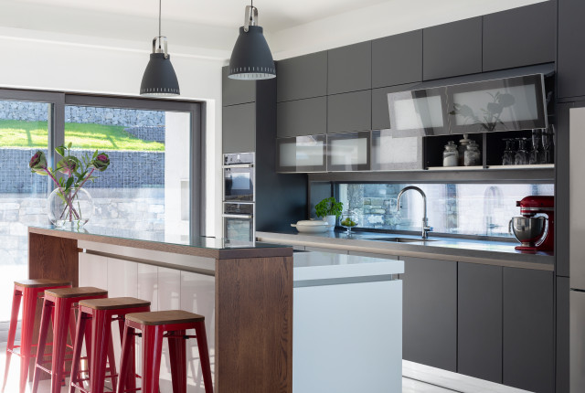 Sch&uuml;ller: Surface & Service contemporary-kitchen