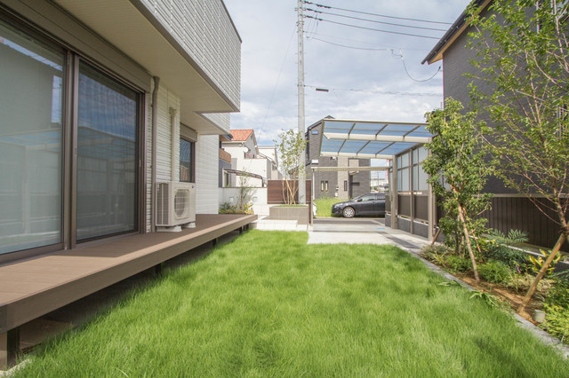 クールな無彩色とグリーンのコントラストでシンプルモダンスタイルに minimalistisch-patio