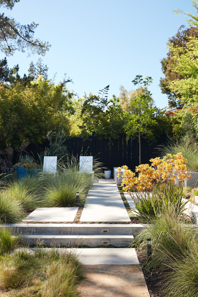 Свежая идея для дизайна: участок и сад в стиле ретро - отличное фото интерьера