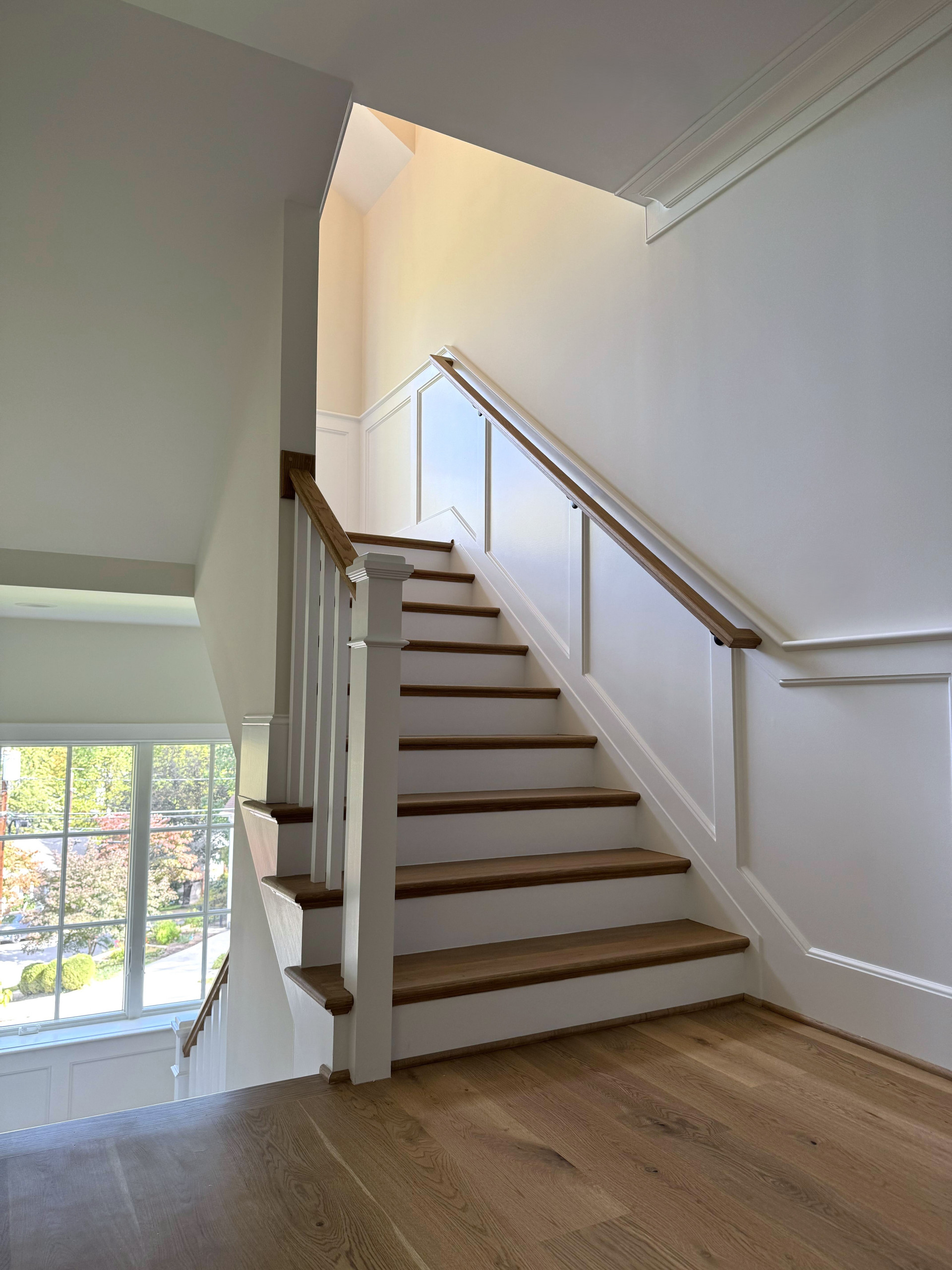 141_Timeless U Shaped Stair with Traditional Box Newels, Arlington, VA 22207