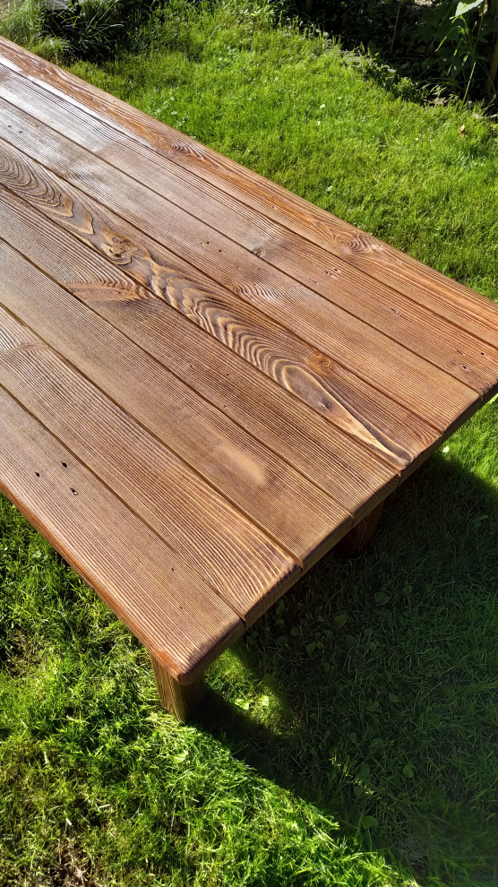 Стол на веранду