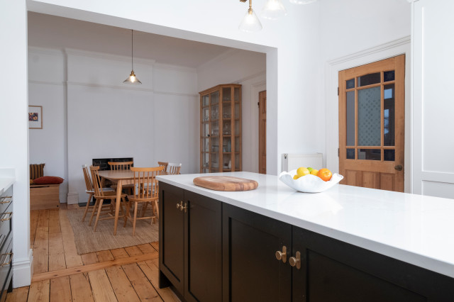 clive 3 traditional-kitchen