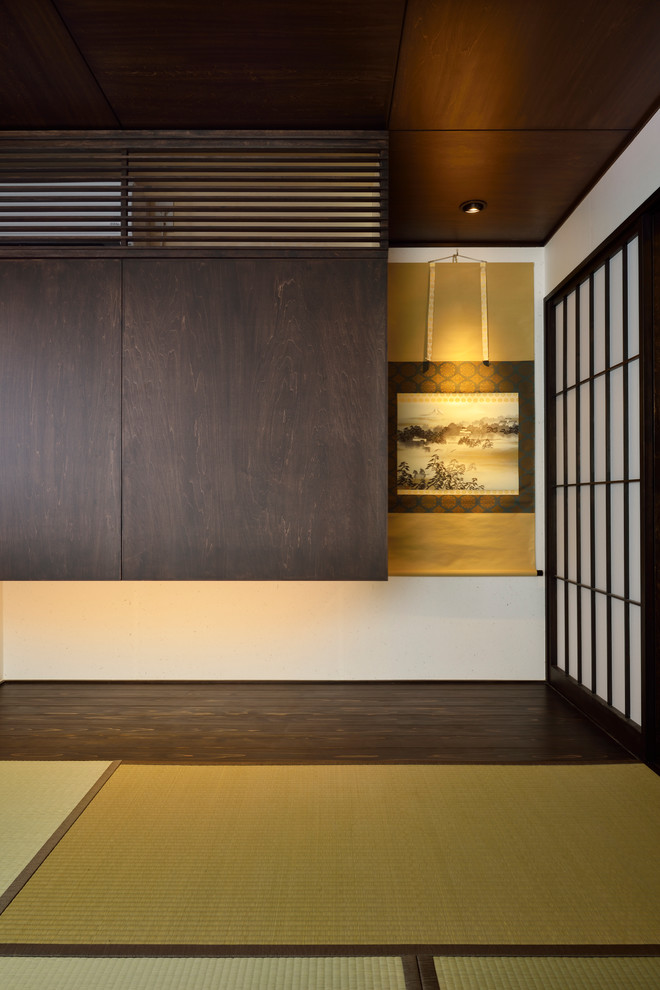 東京23区にある和風のおしゃれなファミリールームの写真