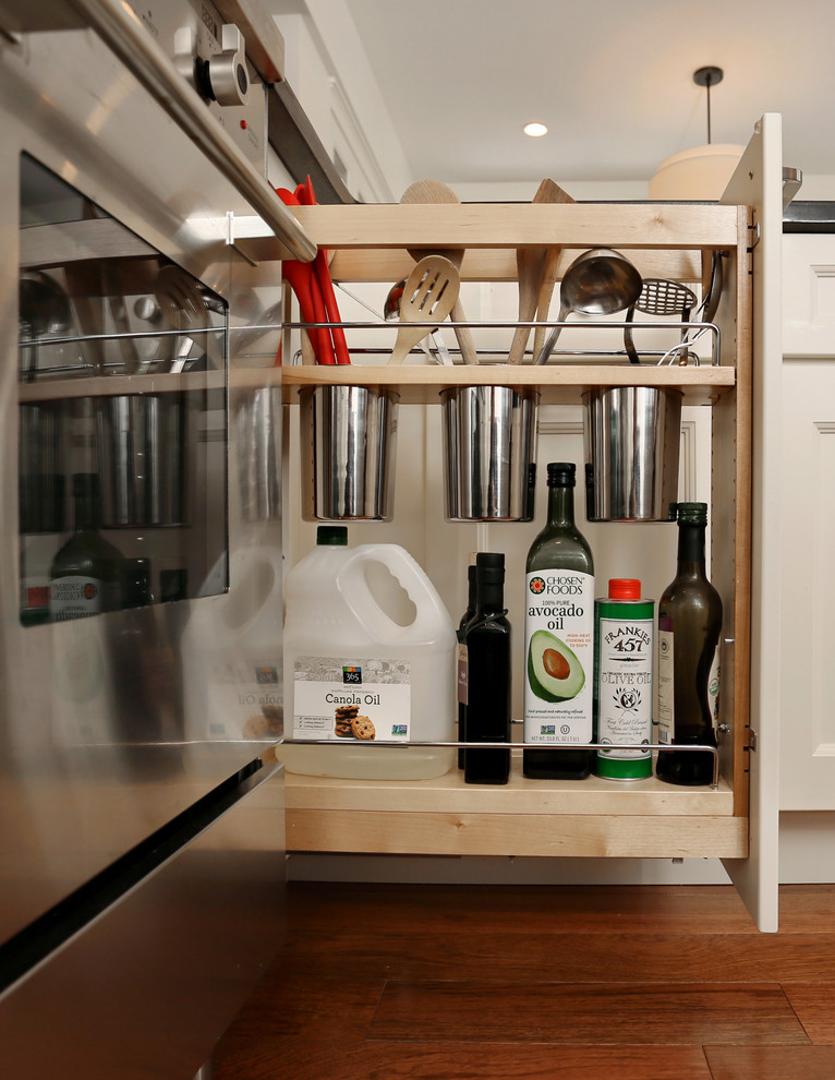 Transitional kitchen photo in Boston
