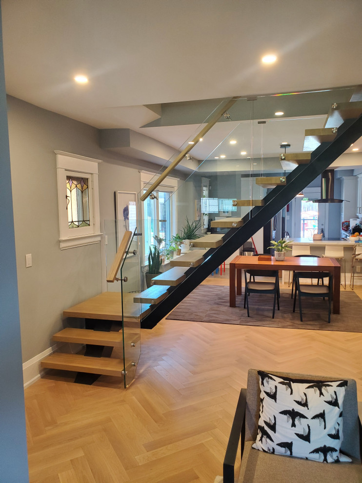 Staircase - transitional staircase idea in Toronto